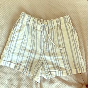 Uniqlo linen high waisted drawstring shorts